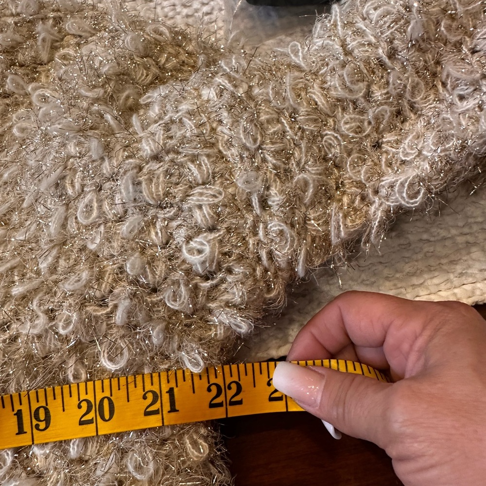 Loveriche NWOT sz estimated Large‎ bling looped cream cardigan w pearl buttons - Picture 9 of 10